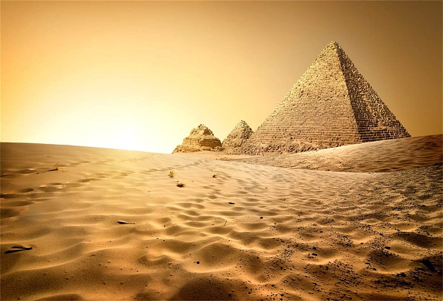Golden Hour View of the Pyramids of Giza Rising from the Desert Sands HD wallpaper
