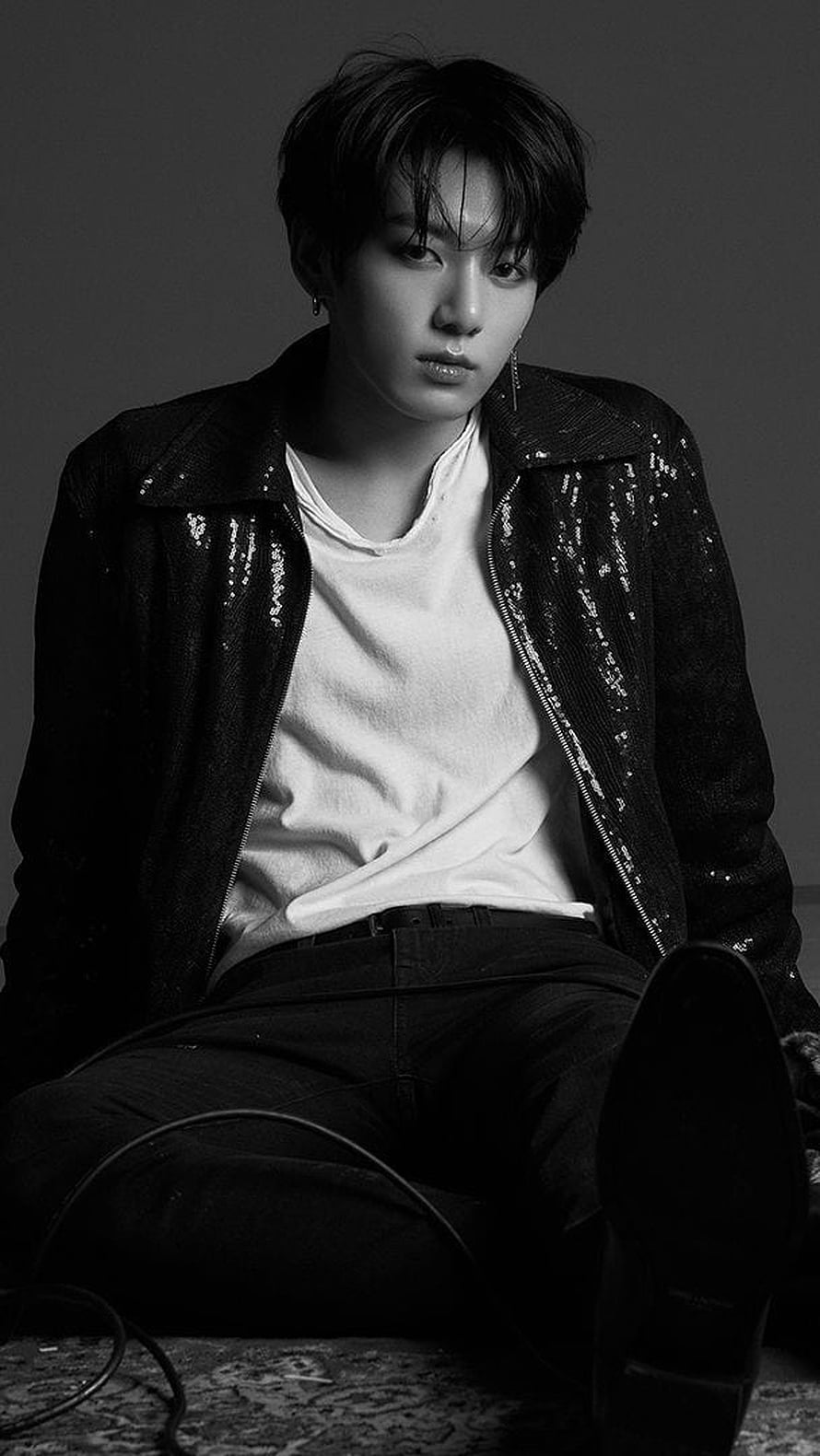 Stunning Black and White Portrait of Stray Kids Changbin in Sequin Jacket HD phone wallpaper