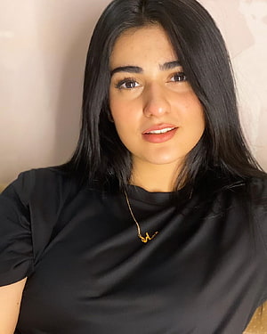 Sarah Khan Pakistani Actress Portrait in Black Top HD phone wallpaper