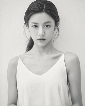 Go Yoon Jung Black and White Portrait in White Camisole Top HD phone wallpaper