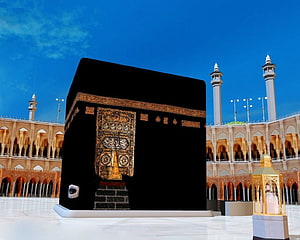 Digital Art of The Kaaba In Mecca With Golden Door And Minarets HD wallpaper