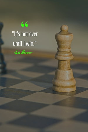 Les Brown Motivational Quote on a Wooden Chess King HD phone wallpaper