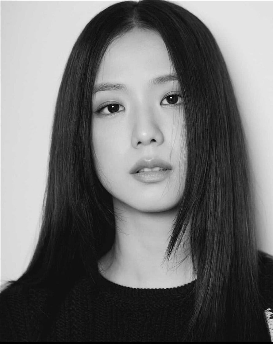Jisoo Black and White Portrait with Long Straight Hair and Minimalist Studio Lighting HD phone wallpaper