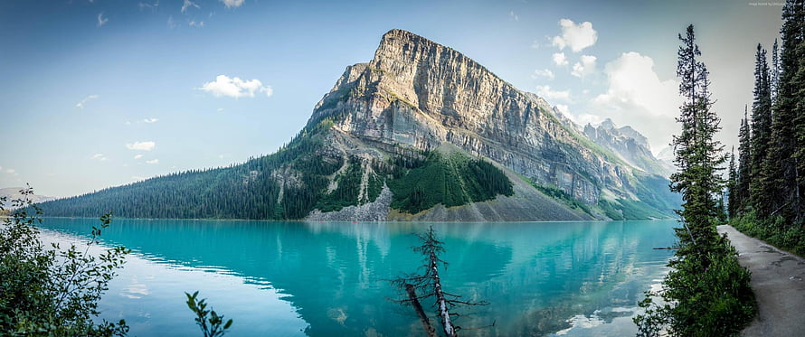 Peyto Lake Turquoise Waters and Rugged Mountain Peaks in Banff National Park HD wallpaper
