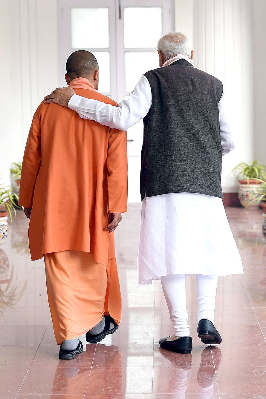 Narendra Modi and Yogi Adityanath Walking Together With Arm Around Shoulder HD phone wallpaper