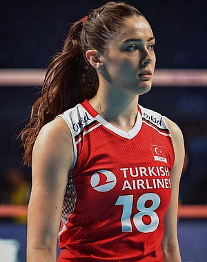 Zehra Gunes in Turkish National Volleyball Team Jersey with Turkish Airlines Sponsor HD phone wallpaper