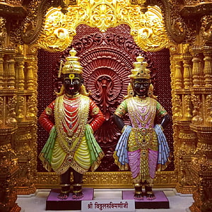 Shri Vidurlakshmangaji Temple Deities with Golden Ornaments and Intricate Carvings, Vitthal, Vitthal Rukmini HD wallpaper