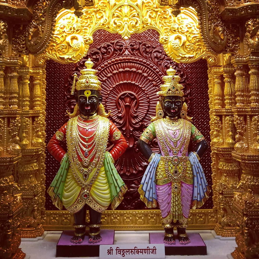 Shri Vidurlakshmangaji Temple Deities with Golden Ornaments and Intricate Carvings, Vitthal, Vitthal Rukmini HD wallpaper