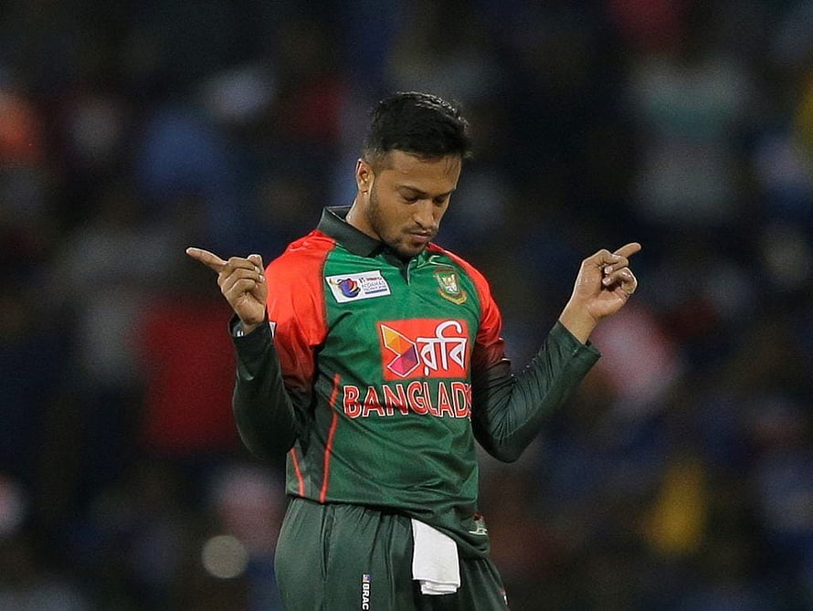 Shakib Al Hasan in Bangladesh Cricket Jersey Pointing at Stadium Crowd HD wallpaper
