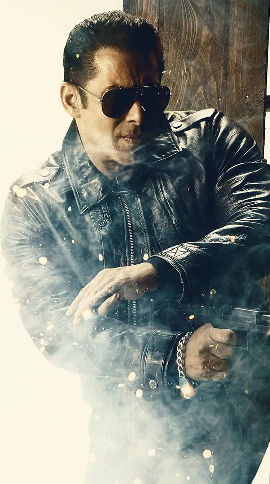 Salman Khan in Radhe Action Scene Wearing Leather Jacket and Sunglasses, Salman Khan, bollywood movie, radhe HD phone wallpaper
