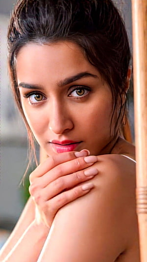 Parineeti Chopra Portrait With Wet Hair And Red Lips HD phone wallpaper