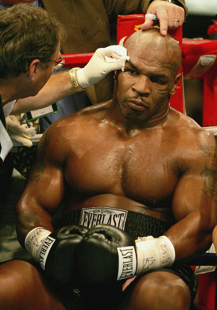 Mike Tyson Sitting In Corner Between Rounds Receiving Medical Attention HD phone wallpaper