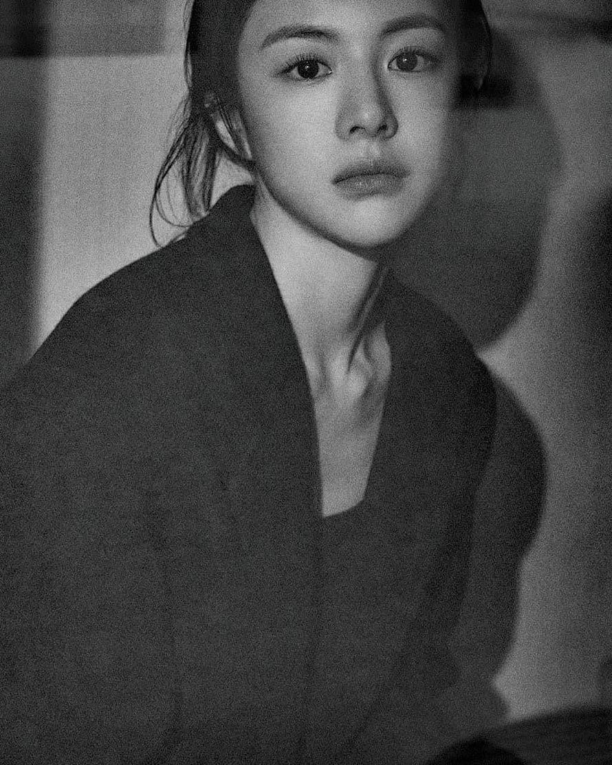 Black and White Portrait of Actress Lee Min Young in Dark Blazer HD phone wallpaper