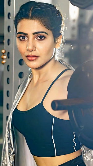 Samantha Akkineni in a black sports bra and silver jacket at the gym HD phone wallpaper