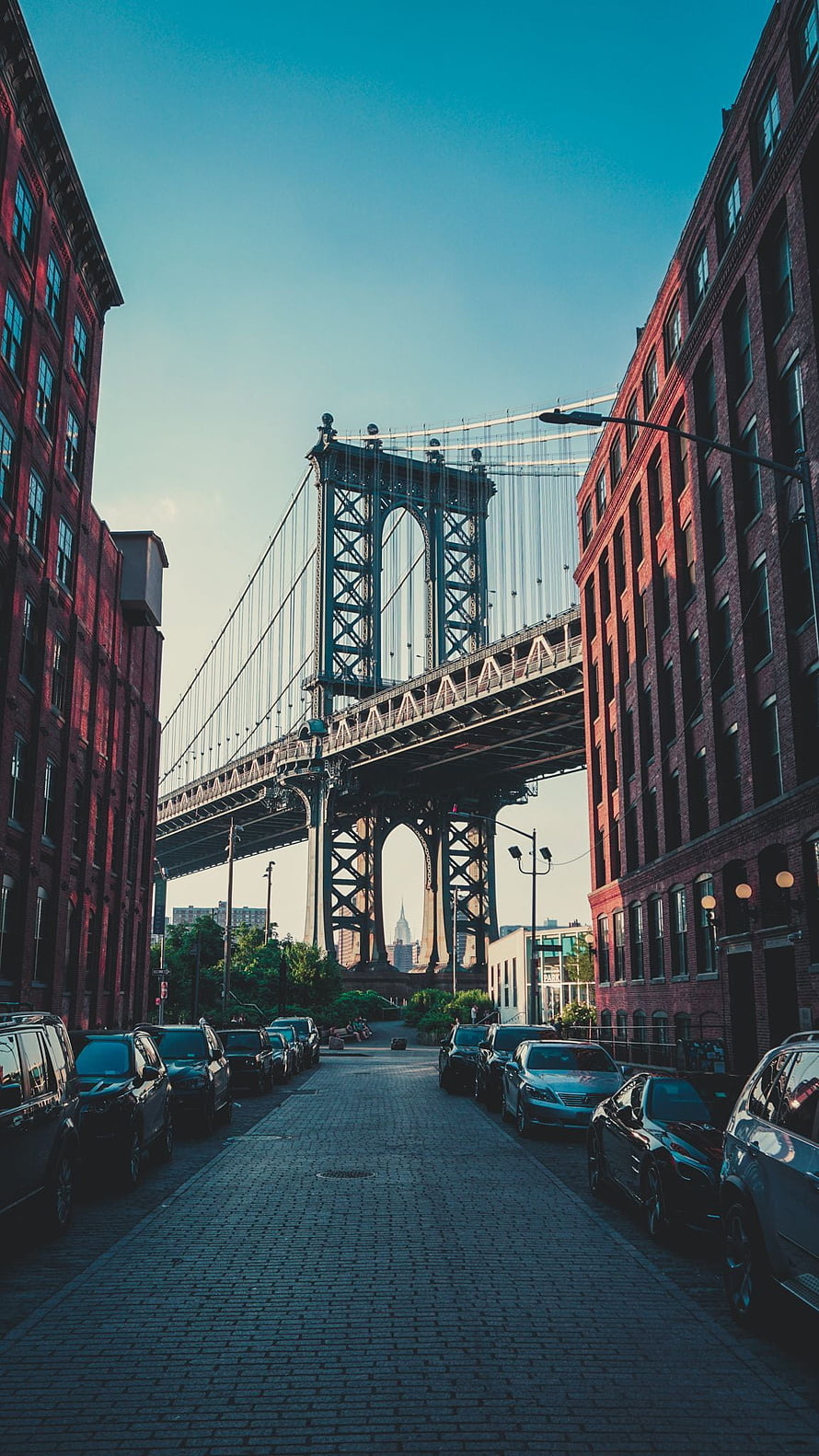 Manhattan Bridge View from DUMBO Brooklyn Cobblestone Street HD phone wallpaper