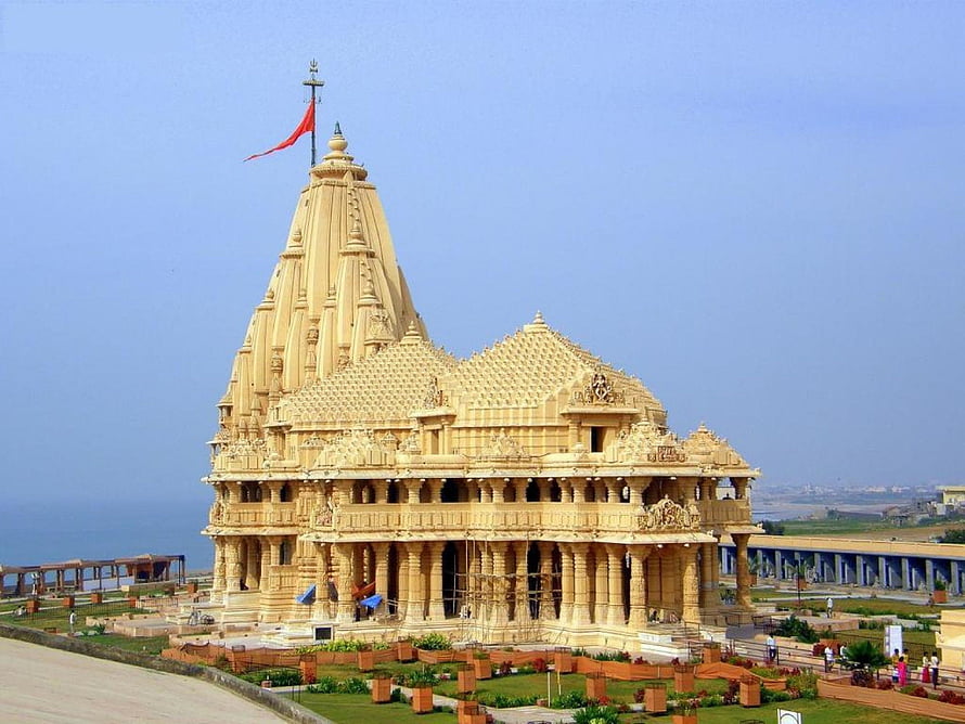 Somnath Temple in Gujarat India: Golden Sandstone Architecture and Red Flag HD wallpaper