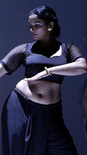 Indian Classical Dancer in Black Attire Performing Bharatanatyam HD phone wallpaper