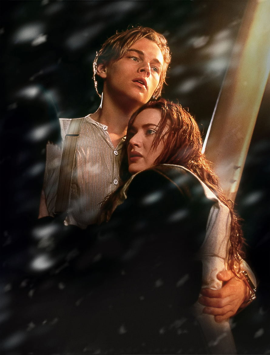 Titanic Movie Scene Featuring Jack And Rose Embracing In The Snow HD phone wallpaper