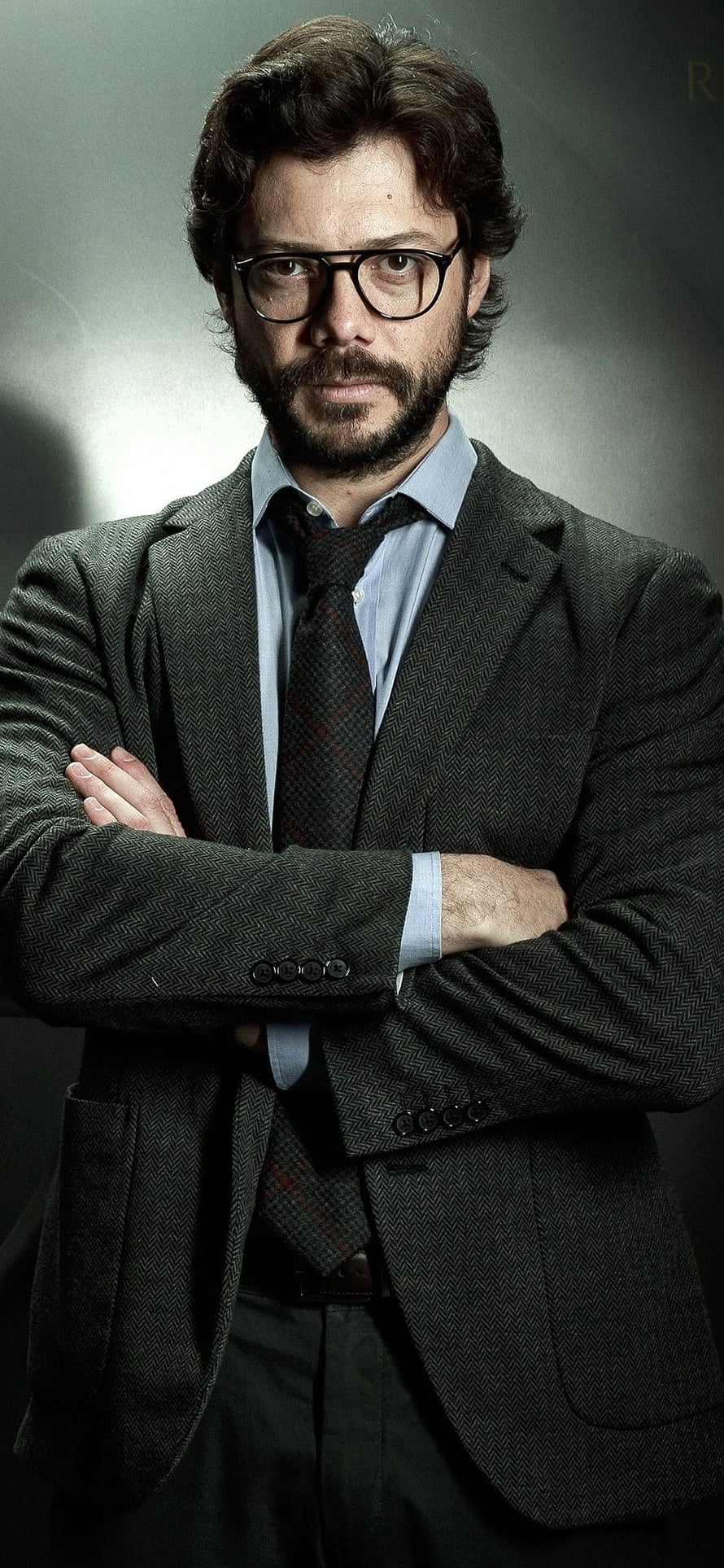 Jason Bourne Character Portrait in Suit and Glasses HD phone wallpaper