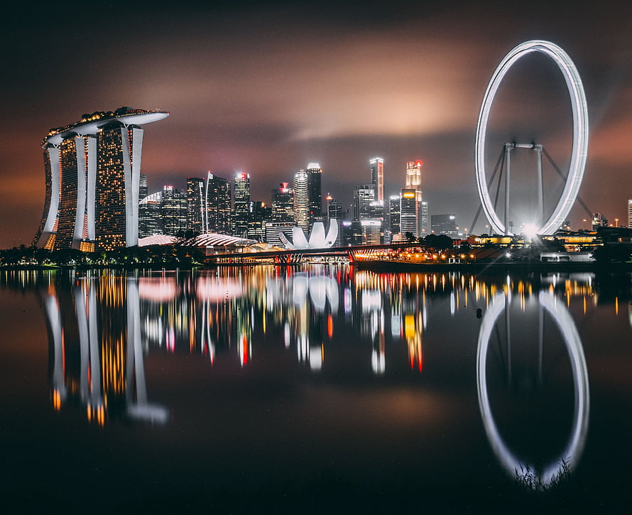 Singapore Marina Bay Sands and Singapore Flyer Night Skyline Reflection HD wallpaper