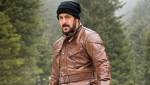 Salman Khan in Tiger Zinda Hai Wearing Brown Leather Jacket and Black Beanie in Misty Forest, Salman Khan Tiger Zinda Hai New. t HD wallpaper