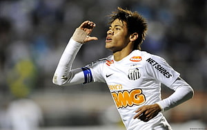 Neymar Santos FC White Kit Action Shot HD wallpaper