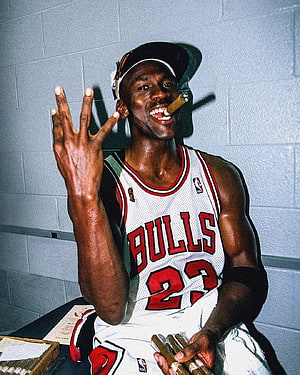 Michael Jordan Chicago Bulls Jersey Cigar Celebration Portrait HD phone wallpaper