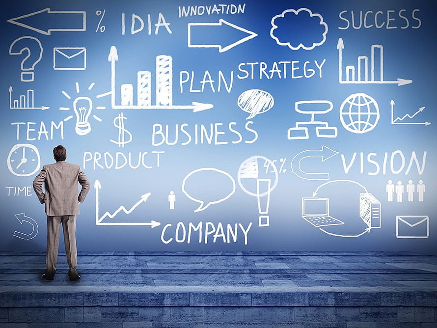 Businessman Analyzing Strategy And Innovation Concepts On Blue Wall, Services, Business Success HD wallpaper