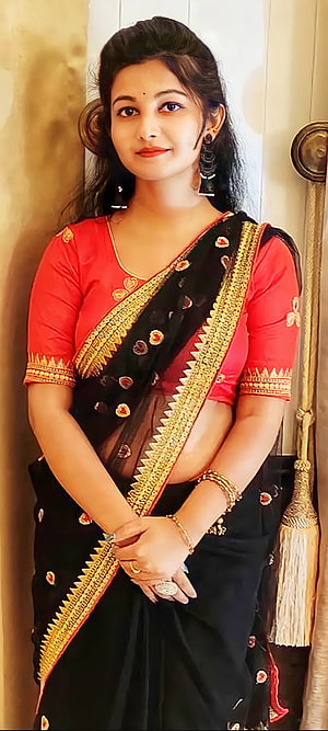 Woman in Black Saree with Gold Border and Red Blouse Portrait, Beautiful girl, fashion_design, indian HD phone wallpaper
