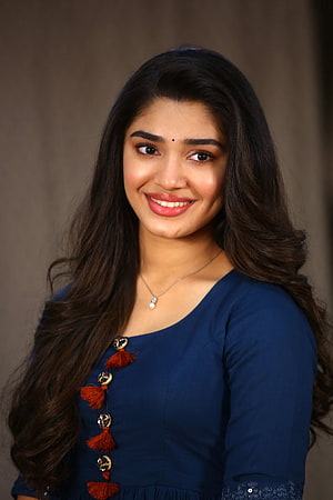 Kriti Shetty Portrait in Navy Blue Traditional Attire with Tassel Details HD phone wallpaper