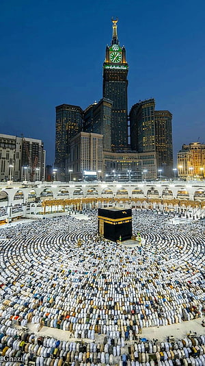 Aerial View of Kaaba and Makkah Royal Clock Tower at Night HD phone wallpaper
