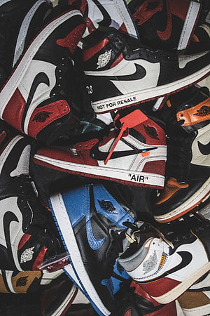 Collection of Air Jordan 1 High OG Sneakers in Various Colorways HD phone wallpaper
