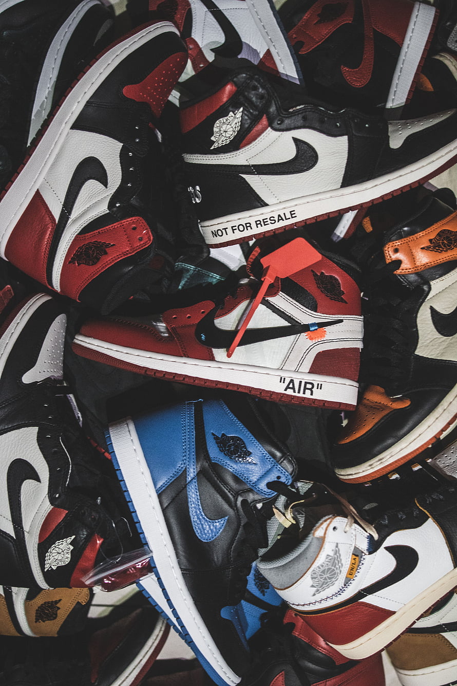 Collection of Air Jordan 1 High OG Sneakers in Various Colorways HD phone wallpaper
