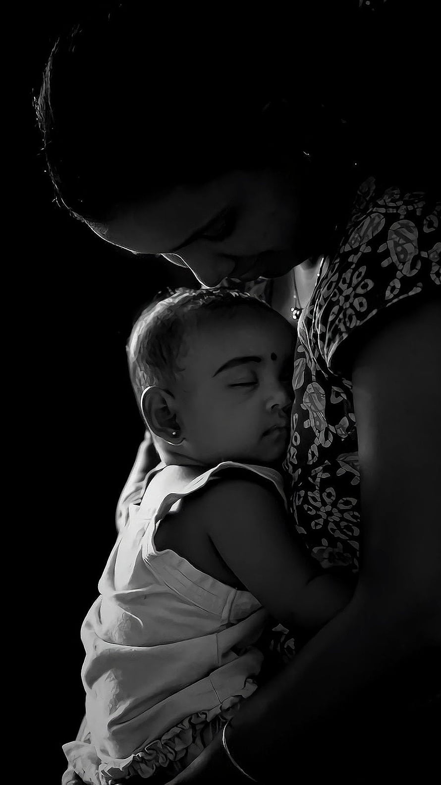Black and White Portrait of a Mother Holding a Sleeping Baby Close HD phone wallpaper