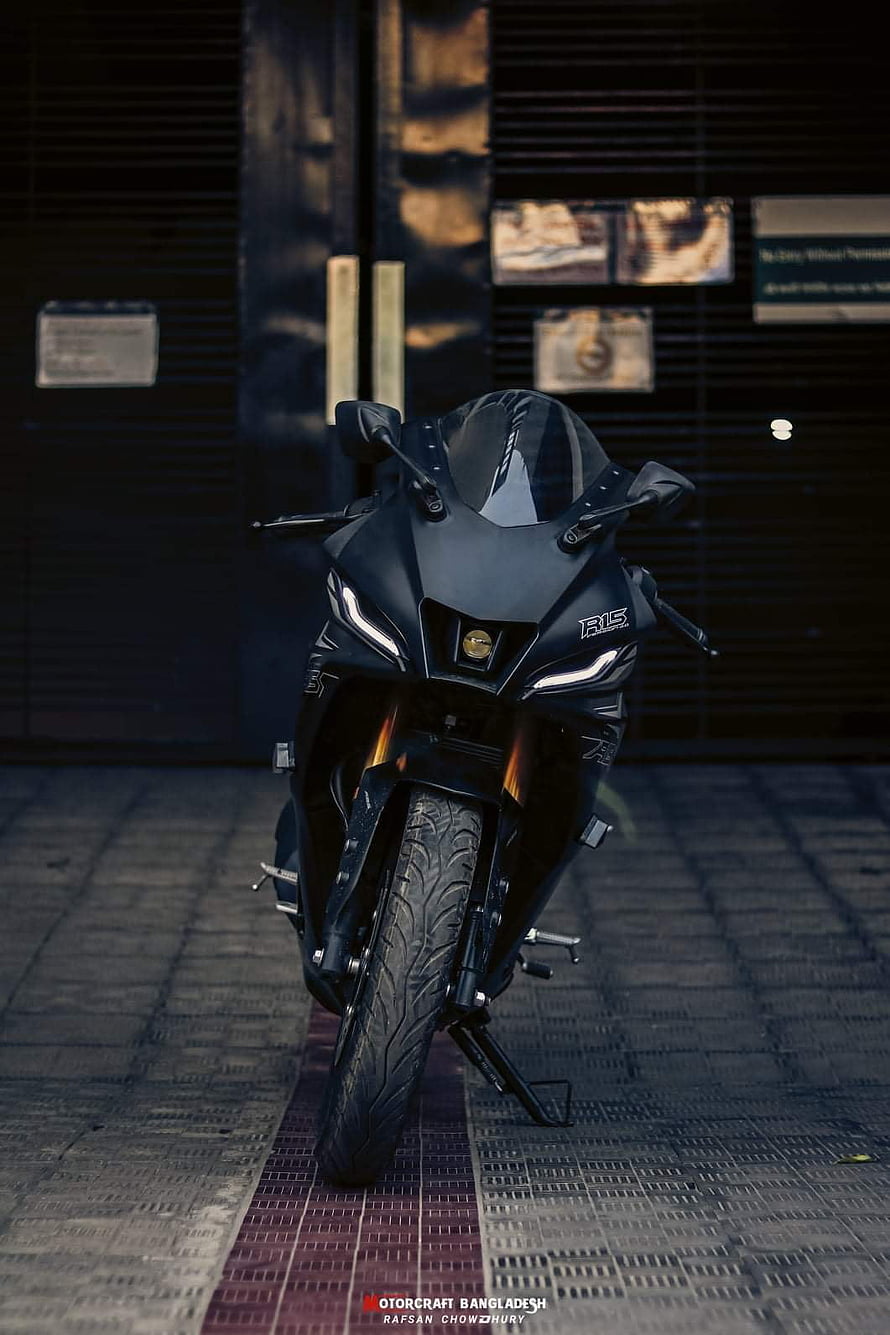 Matte Black Bajaj Pulsar RS200 Sport Motorcycle Front View HD phone wallpaper