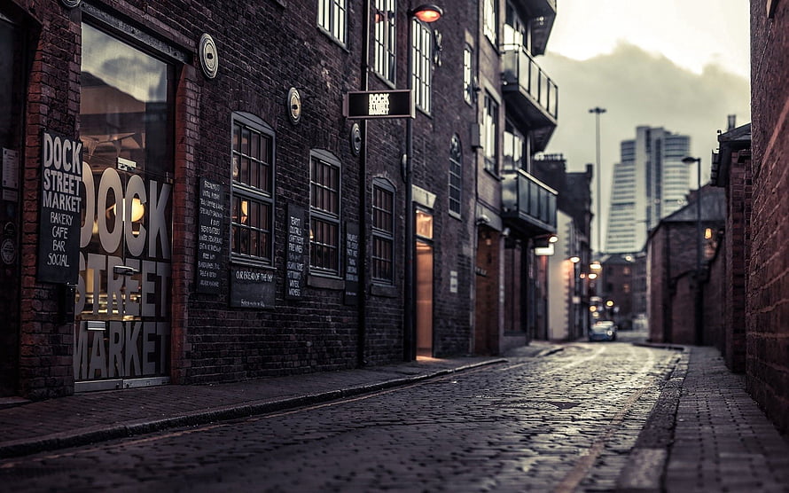 Moody Cobblestone Alleyway in Liverpool's Dock Street Market District HD wallpaper