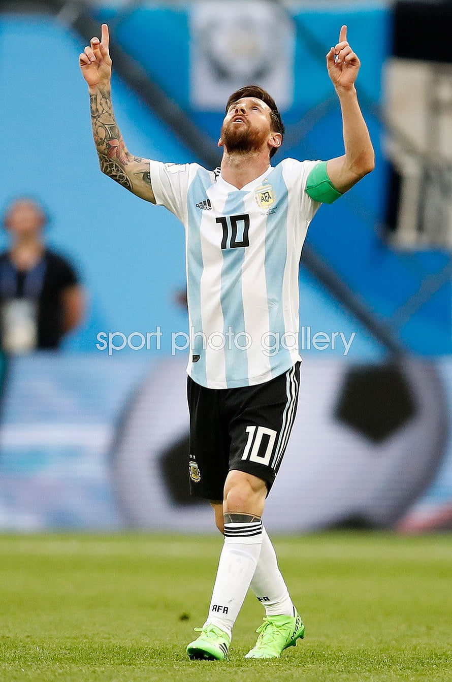 Lionel Messi Celebrating in Argentina National Team Jersey HD phone wallpaper