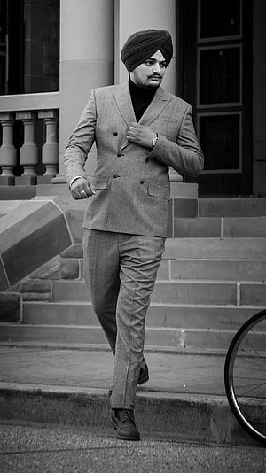 Stylish man in a turban and double-breasted suit walking down stone steps in black and white, Sidhu Moose Wala, Black And White, hoot HD phone wallpaper