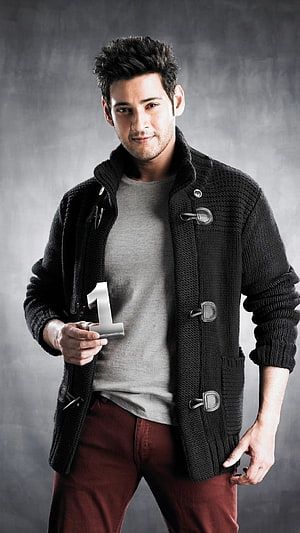 Mahesh Babu Holding Number One Prop In Black Cardigan And Grey T-Shirt HD phone wallpaper