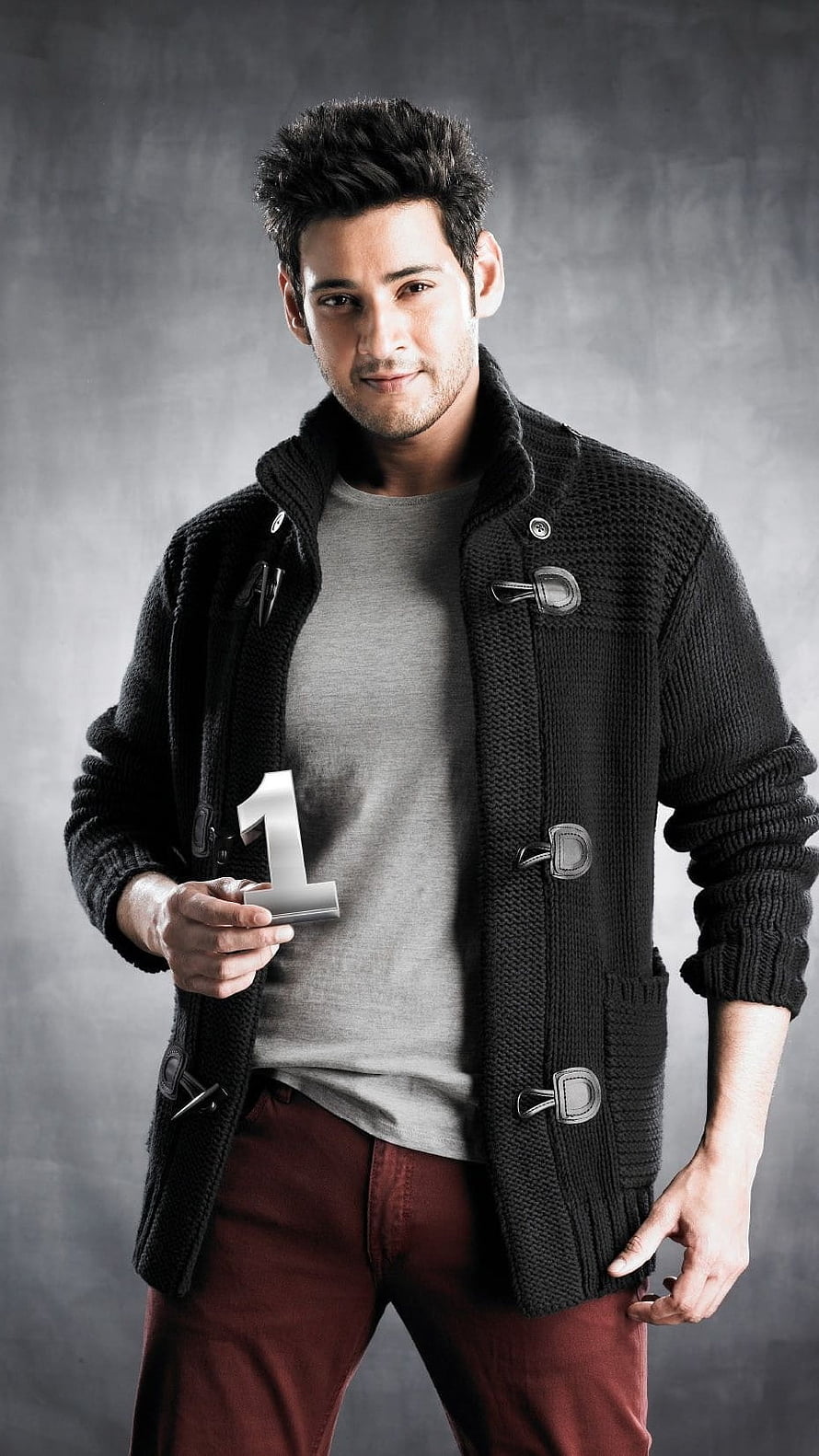 Mahesh Babu Holding Number One Prop In Black Cardigan And Grey T-Shirt HD phone wallpaper