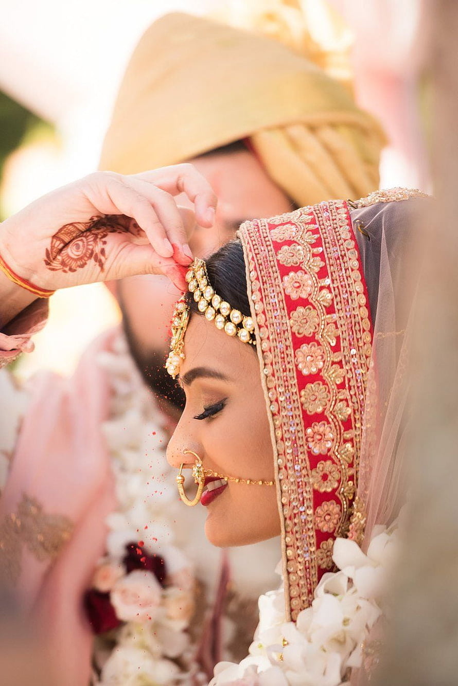 Indian Bride Receiving Sindoor During Traditional Wedding Ceremony HD phone wallpaper
