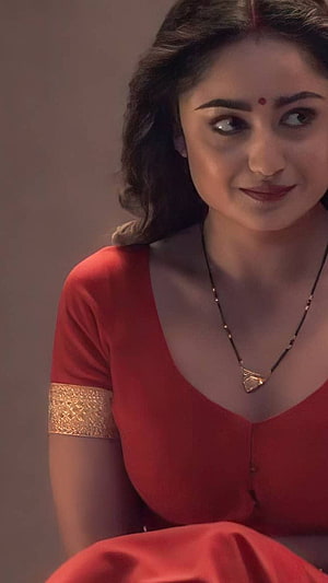 Attractive Indian Woman in Red Dress with Gold Jewelry and Traditional Bind, Tridha Choudary, saree hot, ashram HD phone wallpaper