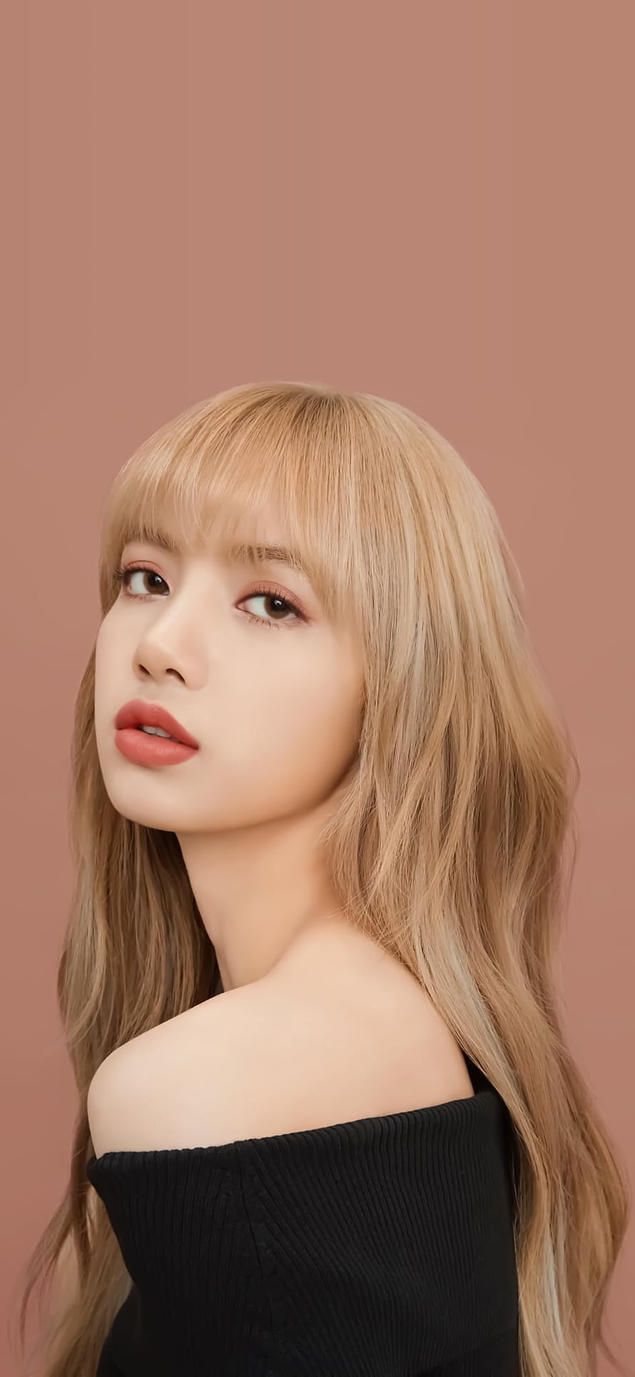 Lisa Blackpink Blonde Hair Portrait Wallpaper HD phone wallpaper