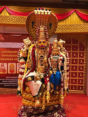 Hansumana Hanuman Statue with Multi-Headed Cobra Hood and Divine Consort in Temple, Bhagwan Narasimha Swamy : Best Lakshmi Narasimha Swamy, Lord Lakshmi Narasimha HD phone wallpaper