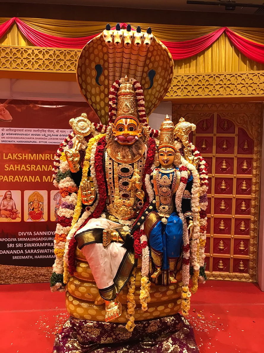 Hansumana Hanuman Statue with Multi-Headed Cobra Hood and Divine Consort in Temple, Bhagwan Narasimha Swamy : Best Lakshmi Narasimha Swamy, Lord Lakshmi Narasimha HD phone wallpaper