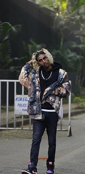 Young Man With Bleached Hair Wearing Tie-Dye Jacket And Black Hoodie Street Style Portrait, Mc stan HD phone wallpaper