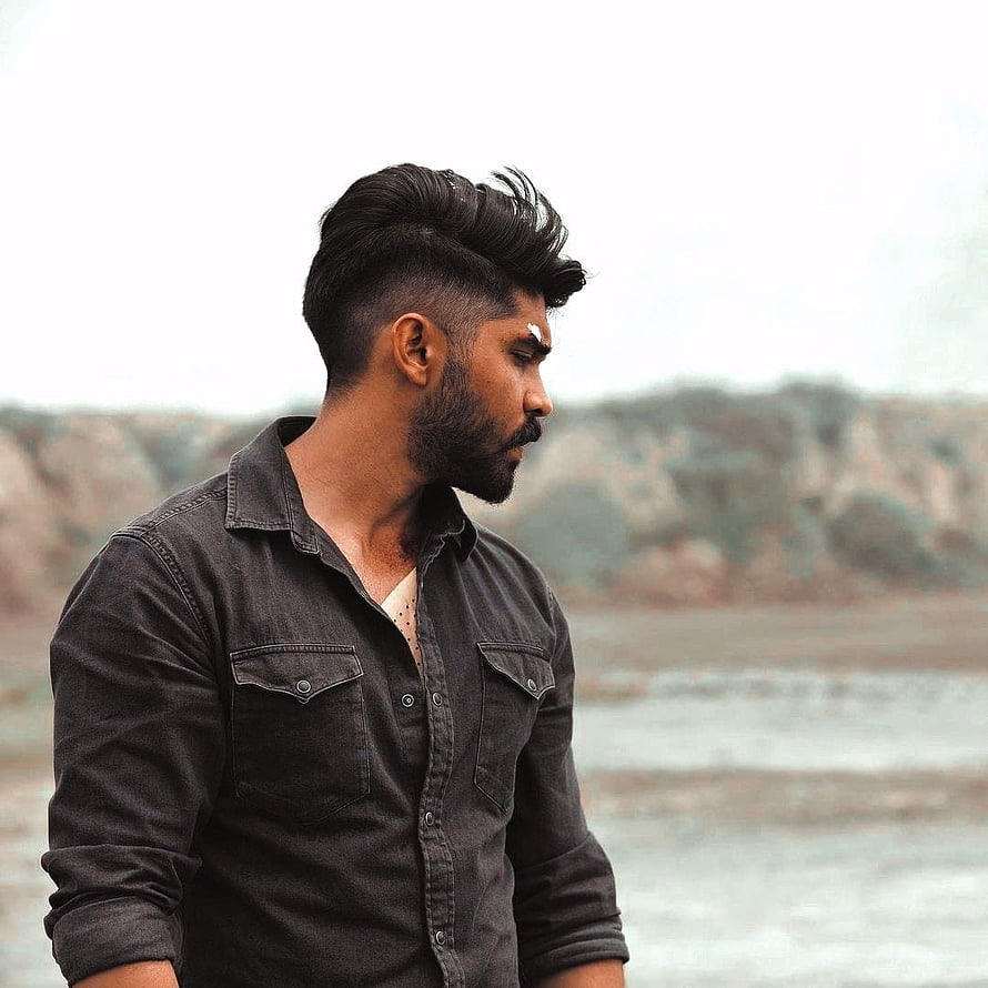 Handsome Man With Beard And Black Shirt Standing By The Sea, Dhruv Vikram, Mahaan HD phone wallpaper