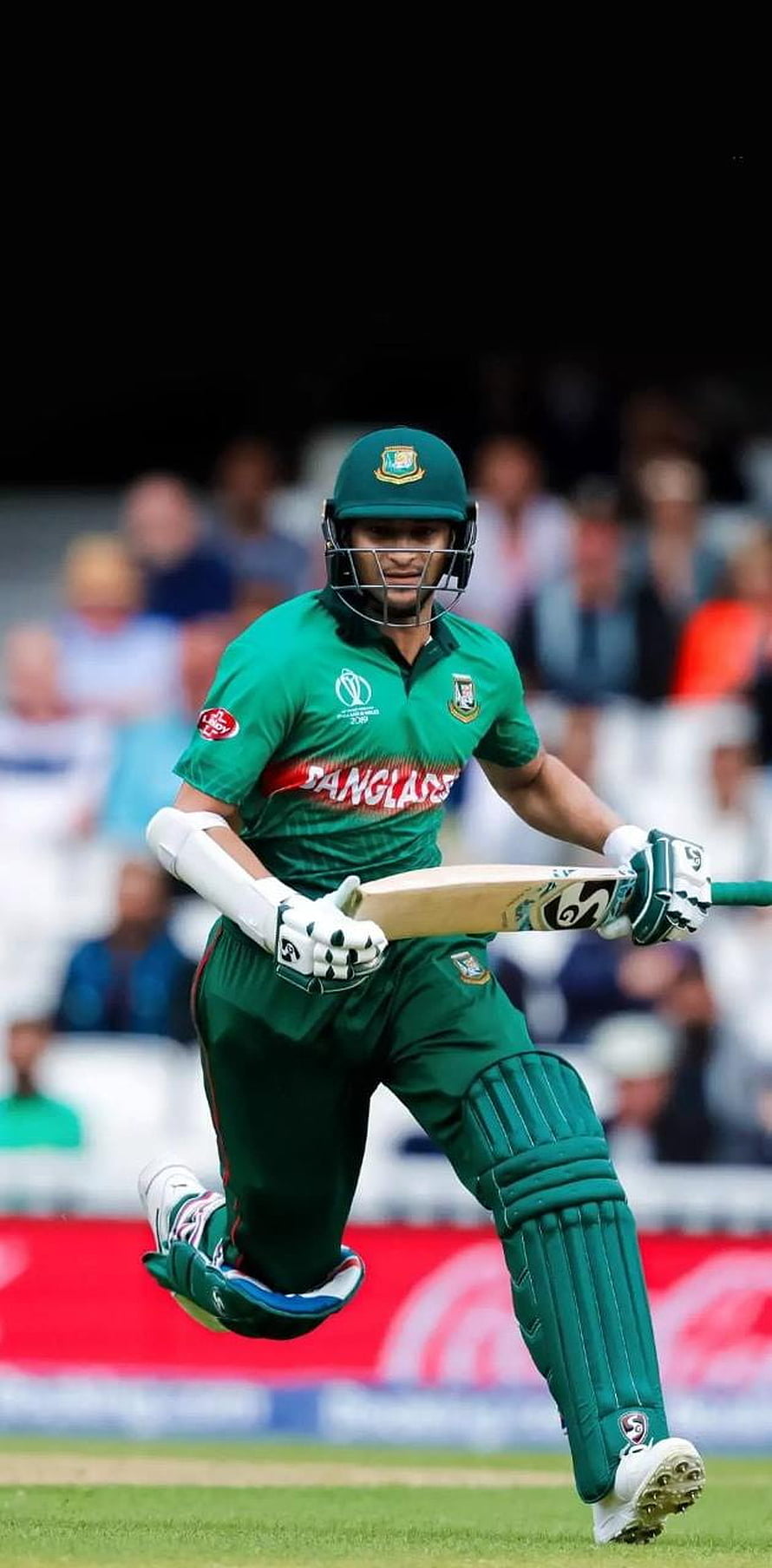 Shakib Al Hasan Running Between Wickets in Bangladesh Cricket Kit HD phone wallpaper