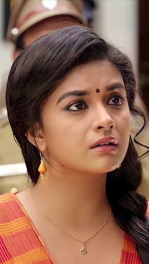 Keerthi Suresh in Traditional Saree with Gold Jewelry and Bindi HD phone wallpaper