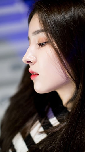 Nancy Momoland Profile Portrait with Soft Studio Lighting and Long Dark Hair HD phone wallpaper